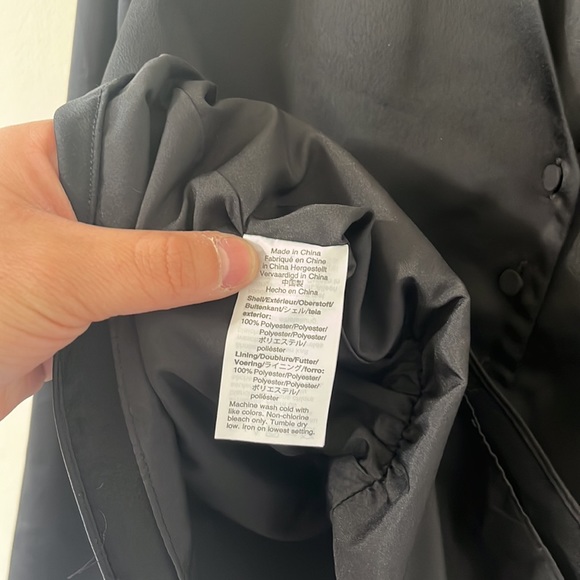 J.Crew Satin Back Crepe Button-Front Black Blouse Size 10 - Picture 8 of 11